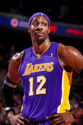 记者：卡马文加腿筋疼痛，可能缺席法国与乌克兰的比赛（记者称卡马文加腿筋不适，恐无缘法国对乌克兰之战）