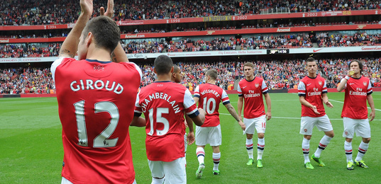 年薪2亿年薪，转会费将超过5300万！沙特不放弃萨拉赫，新月最可能出手