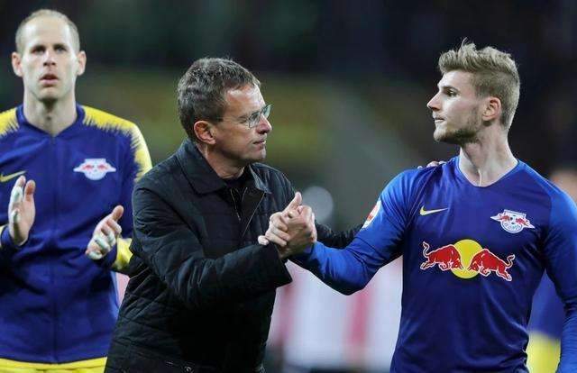 喀麦隆主帅：埃永有潜力为巴萨效力，他和埃托奥的类型不同（喀麦隆主帅：埃永具备加盟巴萨的潜质，与埃托奥风格迥异）