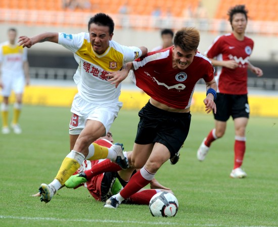 斯基拉：尤文未谈妥麦肯尼续约，两家意甲俱乐部已与球员接触（斯基拉：尤文与麦肯尼续约仍未达成，已有两支意甲队联系球员）